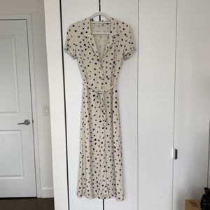 Aritizia Womens Wilfred Shirt Dress Size XS Worn Once - Cream and Blue